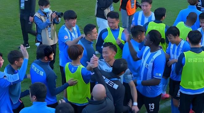 战有两位主力外援可能被送走引发热议PG麻将胡了武汉三镇踢完中超收官(图2)